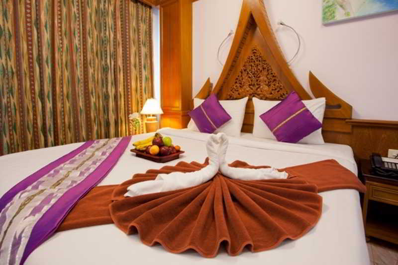 Patong Beach Bed And Breakfast Екстериор снимка