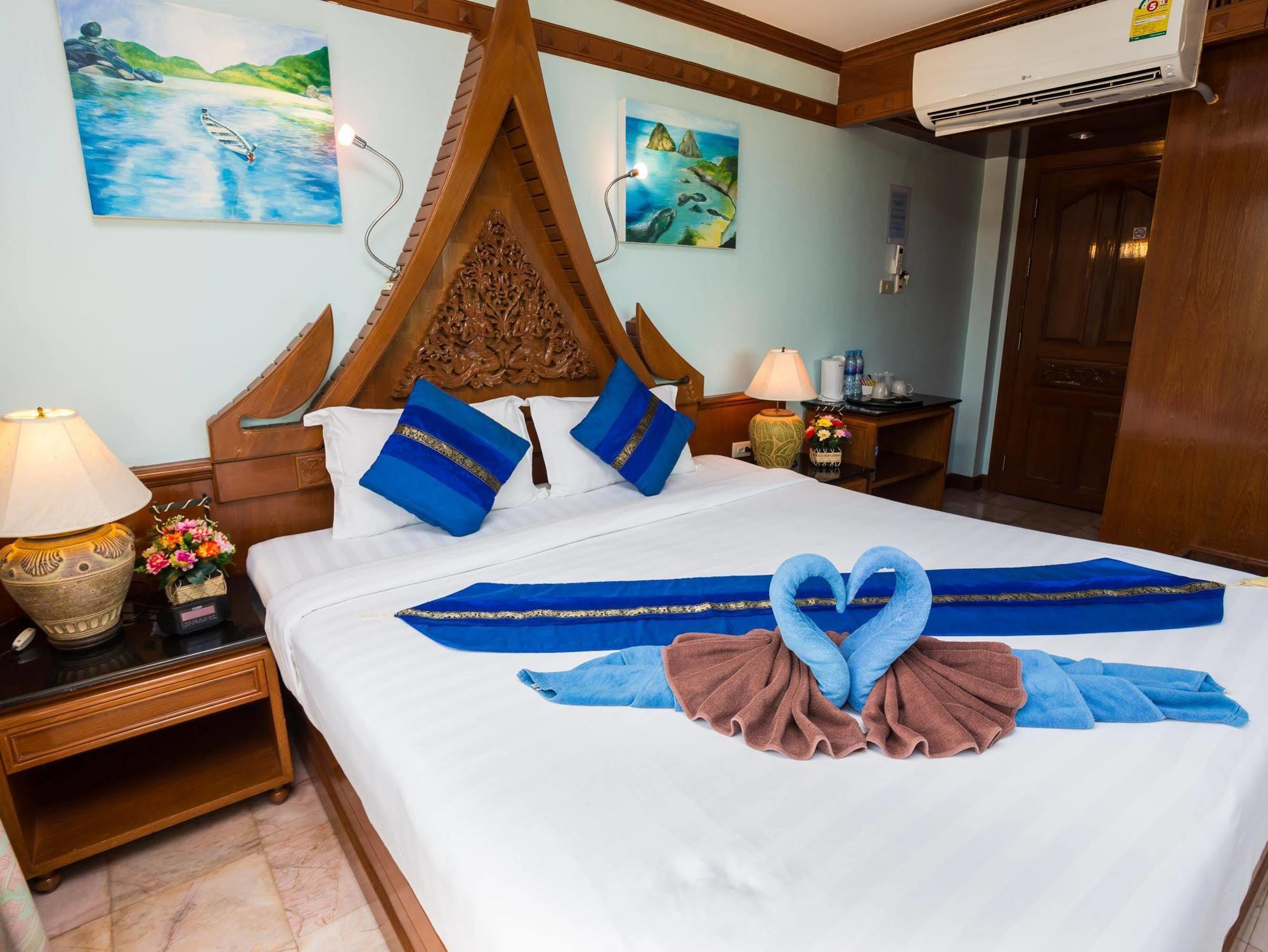 Patong Beach Bed And Breakfast Екстериор снимка