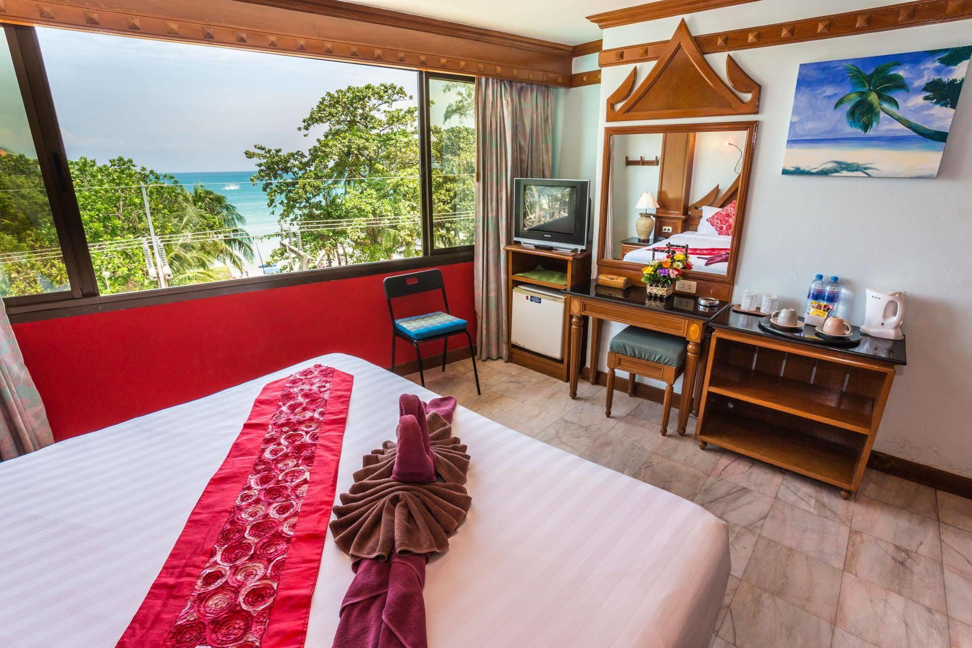 Patong Beach Bed And Breakfast Екстериор снимка